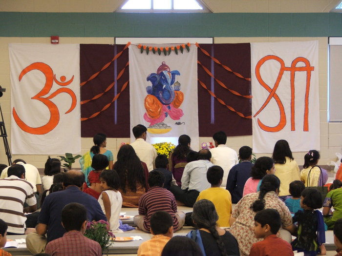 Festival teaches followers to use Hindu, U.S. cultures as unique ingredients